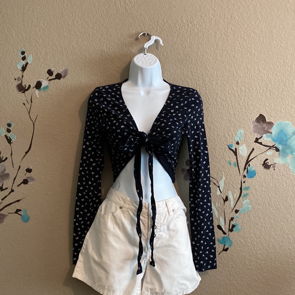 Brandy Melville Floral wrap tie top S - Picture 3 of 7
